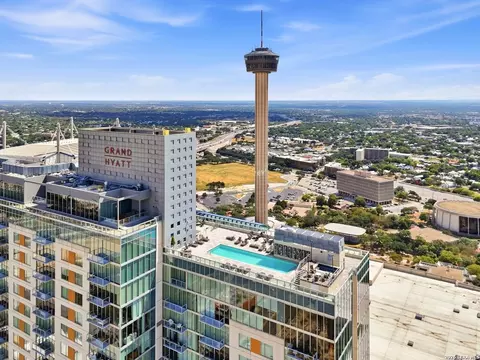 610 E Market UNIT 2909, San Antonio, TX 78205