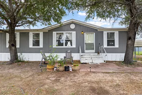 4320 County Road 331, Floresville, TX 78114