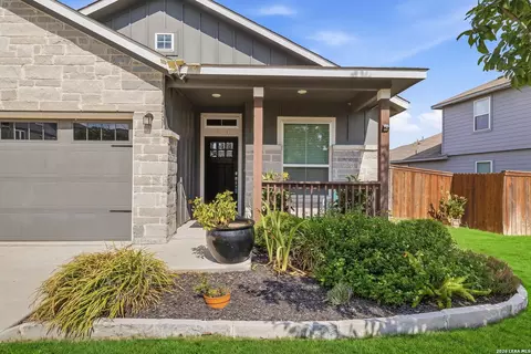 7016 Oldham Clf, Schertz, TX 78108