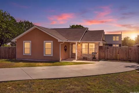 2058 Blueridge Dr, Canyon Lake, TX 78133