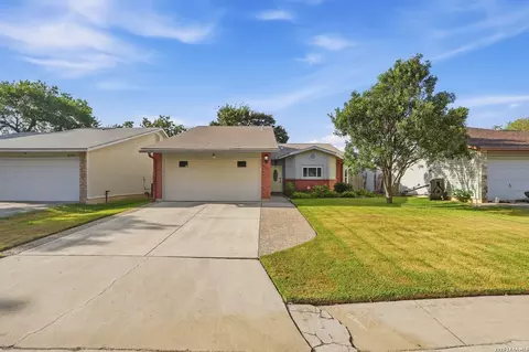 6906 Sunset Village Dr, San Antonio, TX 78249