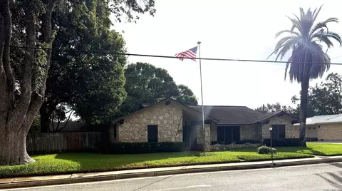 212 S 4th, Stockdale, TX 78160