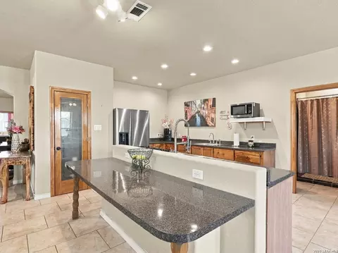 685 Clear Lake Loop, Poteet, TX 78065