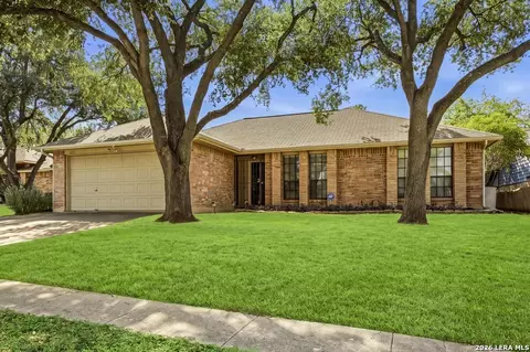 7808 Forest Path, Live Oak, TX 78233