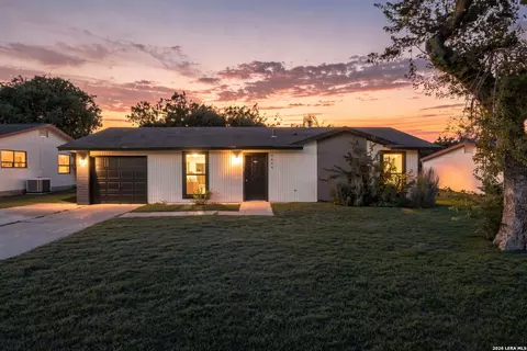 4806 Castle Brg, San Antonio, TX 78218