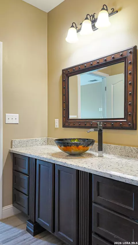 Bath - 2317 Hunter St, Eagle Pass, TX 78852 photo 1 of 4