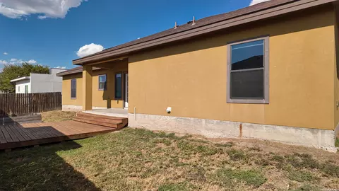 Exterior - 2317 Hunter St, Eagle Pass, TX 78852 photo 6 of 8