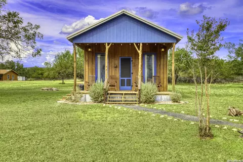 297 Squirrel Bnd, Concan, TX 78838