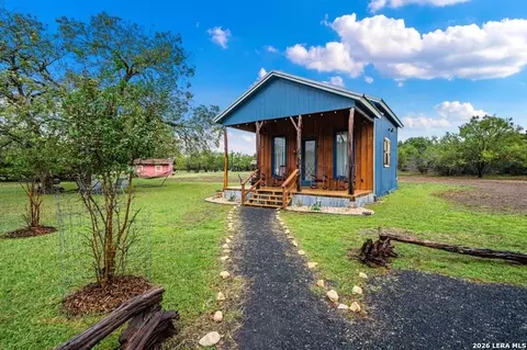297 Squirrel Bnd, Concan, TX 78838