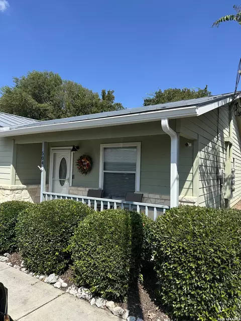 121 S Plant Ave #504, Boerne, TX 78006