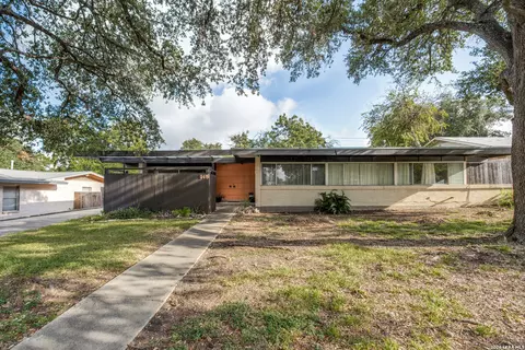 915 Haltown Dr, San Antonio, TX 78213