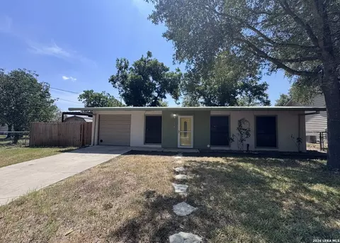 104 Boeck, La Vernia, TX 78121