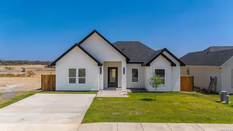 Exterior - 3123 Jacob Dr, Eagle Pass, TX 78852 photo 2 of 4