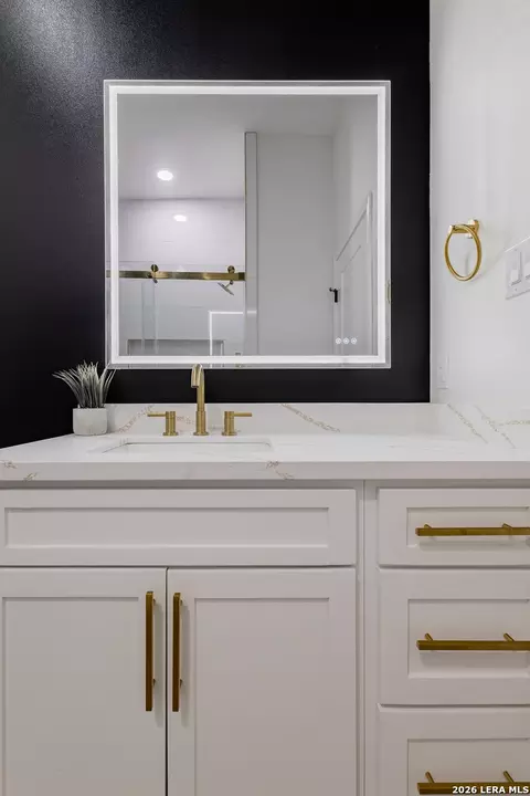 Bath - 3123 Jacob Dr, Eagle Pass, TX 78852 photo 4 of 7
