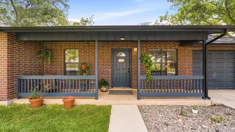 208 E Mayer St, Stockdale, TX 78160