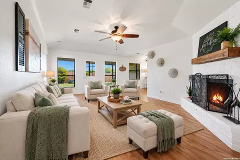 963 Seminole Dr, New Braunfels, TX 78130