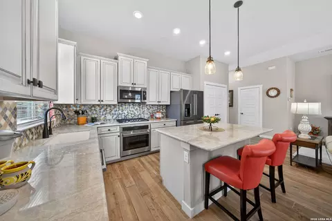 5843 Whitby Rd #11, San Antonio, TX 78240