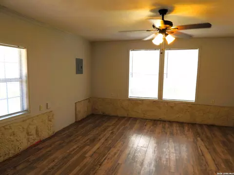 Living - 484 Avenue R, Lakehills, TX 78063 photo 8 of 12