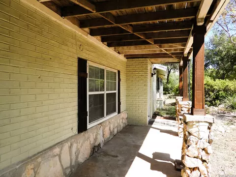 Exterior - 484 Avenue R, Lakehills, TX 78063 photo 6 of 32