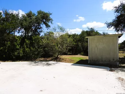 Exterior - 484 Avenue R, Lakehills, TX 78063 photo 20 of 32