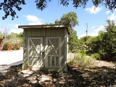 Exterior - 484 Avenue R, Lakehills, TX 78063 photo 15 of 32