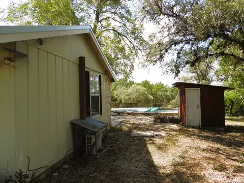 Exterior - 484 Avenue R, Lakehills, TX 78063 photo 23 of 32