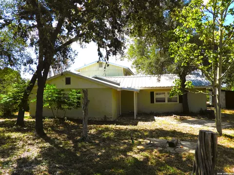 Exterior - 484 Avenue R, Lakehills, TX 78063 photo 16 of 32