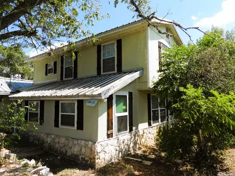 Exterior - 484 Avenue R, Lakehills, TX 78063 photo 27 of 32