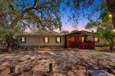 23138 Skila Dr, Elmendorf, TX 78112