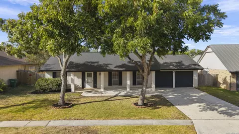 5818 Burgoyne St, San Antonio, TX 78233