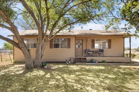 411 Willmann Rd, Seguin, TX 78155