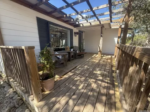 4754 English Xing, Pipe Creek, TX 78063