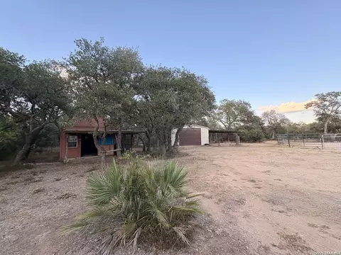 233 Rust Ranch Rd, Blanco, TX 78606 photo 4
