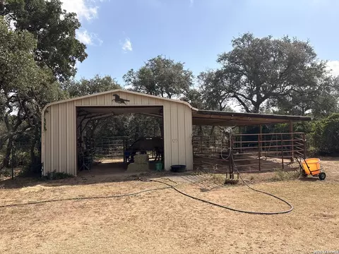 233 Rust Ranch Rd, Blanco, TX 78606 photo 29