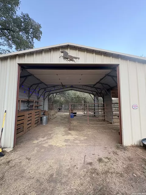 233 Rust Ranch Rd, Blanco, TX 78606 photo 5