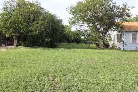 555 Menefee Blvd, San Antonio, TX 78207