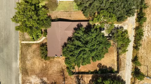 View/Area - 116 E Bluebonnet Dr, Uvalde, TX 78801 photo 1 of 2