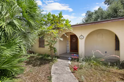 Other - 116 E Bluebonnet Dr, Uvalde, TX 78801 photo 5 of 11