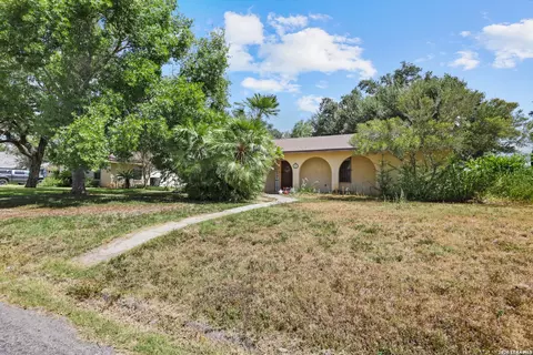 Other - 116 E Bluebonnet Dr, Uvalde, TX 78801 photo 3 of 11