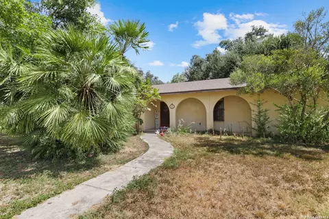 Other - 116 E Bluebonnet Dr, Uvalde, TX 78801 photo 4 of 11
