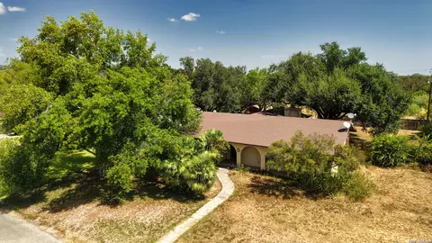 View/Area - 116 E Bluebonnet Dr, Uvalde, TX 78801 photo 2 of 2