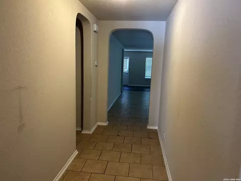 3518 Glacier Lk, San Antonio, TX 78222