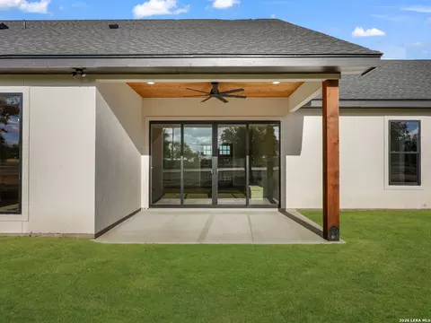 Exterior - 101 W Medium Meadow Dr, Lytle, TX 78052 photo 10 of 12