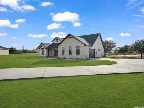 Exterior - 101 W Medium Meadow Dr, Lytle, TX 78052 photo 3 of 12