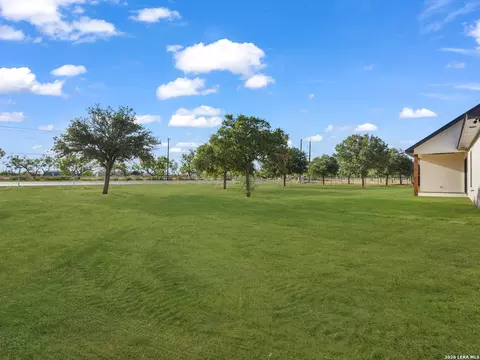 Exterior - 101 W Medium Meadow Dr, Lytle, TX 78052 photo 9 of 12