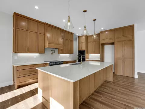 Kitchen - 101 W Medium Meadow Dr, Lytle, TX 78052 photo 3 of 7