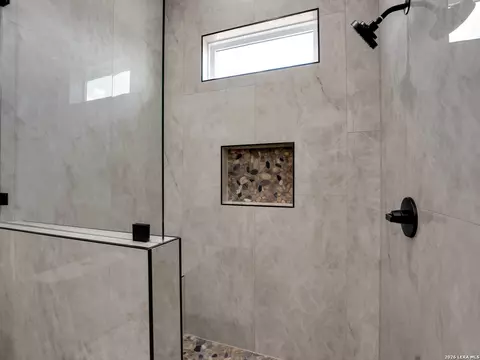 Bath - 101 W Medium Meadow Dr, Lytle, TX 78052 photo 2 of 10