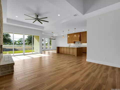 Living - 101 W Medium Meadow Dr, Lytle, TX 78052 photo 6 of 8