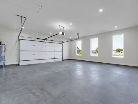 Other - 101 W Medium Meadow Dr, Lytle, TX 78052 photo 10 of 11