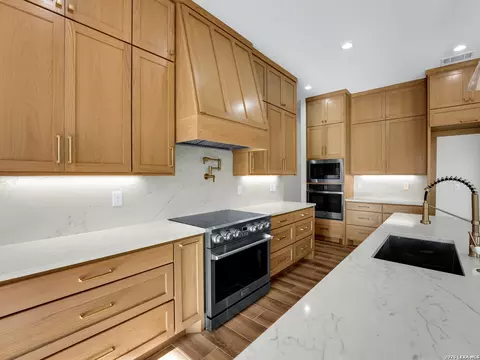 Kitchen - 101 W Medium Meadow Dr, Lytle, TX 78052 photo 7 of 7